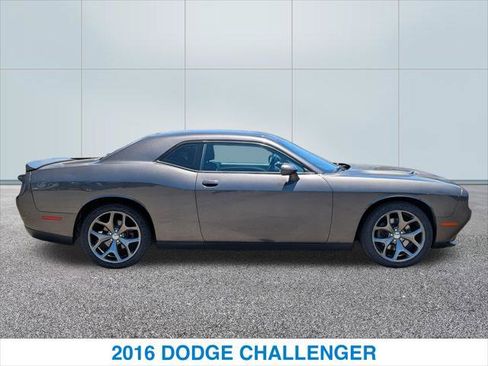 Used 2016 Dodge Challenger SXT Plus RWD image 6