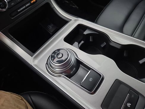 Used 2024 Ford Edge SEL w/ Convenience Package image 25