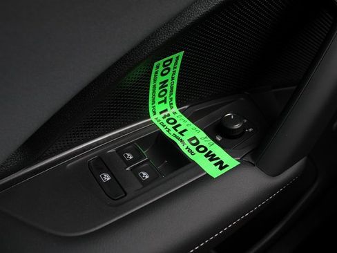 New 2025 Volkswagen Tiguan SE R-Line image 19