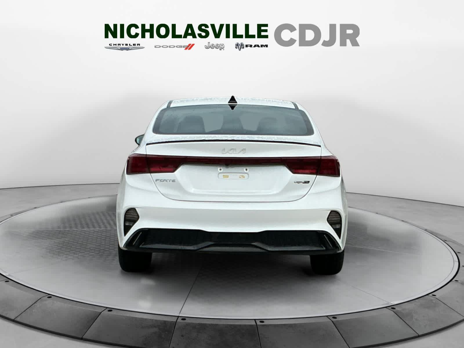 Used 2024 Kia Forte GT-Line w/ GT-Line Premium Package FWD image 4