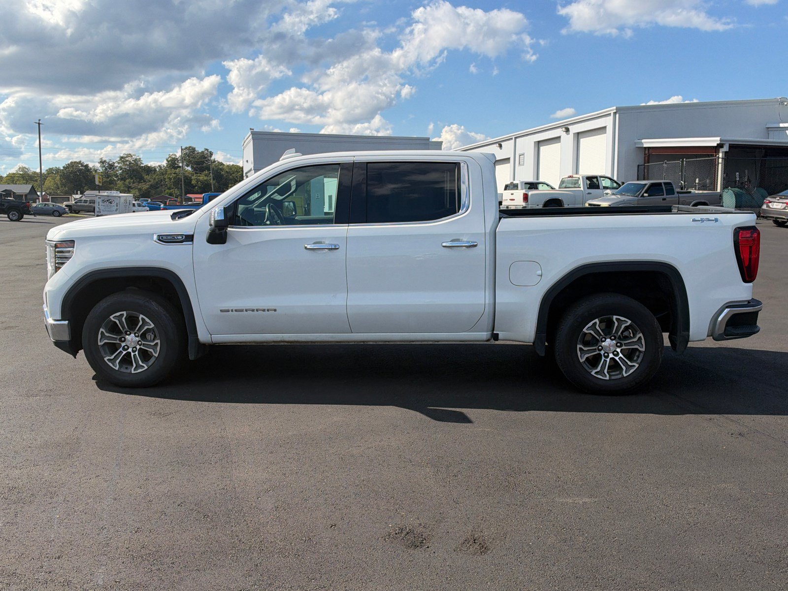Used 2025 GMC Sierra 1500 SLT AWD/4WD image 8