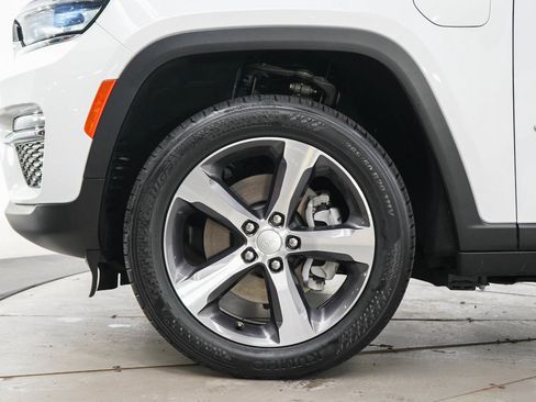 Used 2023 Jeep Grand Cherokee 4WD 4xe image 29
