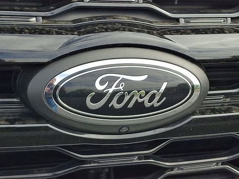 Used 2023 Ford Expedition Limited AWD/4WD image 6