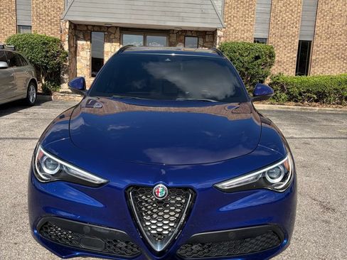 Used 2023 Alfa Romeo Stelvio Ti AWD/4WD image 3