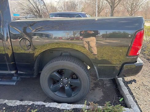 Used 2017 RAM 1500 Express w/ Black Ram 1500 Express Group image 12