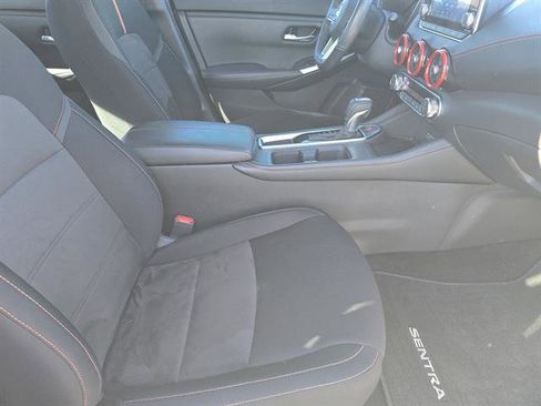 Used 2022 Nissan Sentra SR w/ Midnight Edition image 12