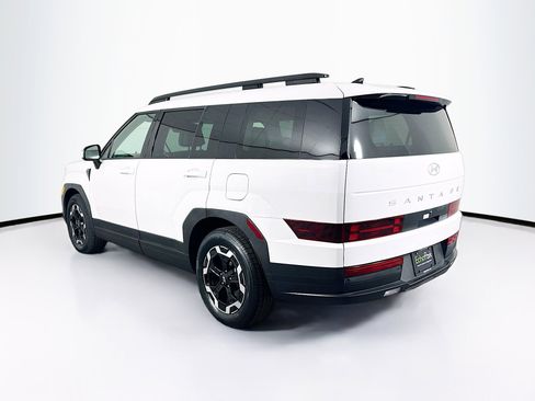 Used 2025 Hyundai Santa Fe SEL FWD image 5