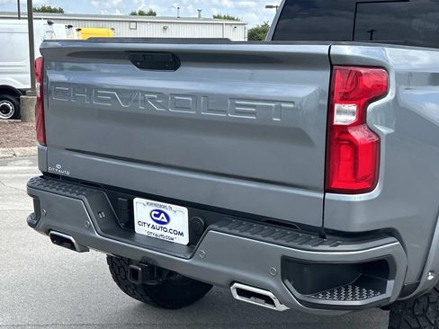 Used 2020 Chevrolet Silverado 1500 High Country w/ Technology Package AWD/4WD image 13