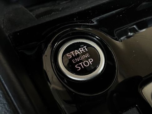 Used 2025 Nissan Versa SV FWD image 22