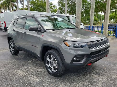 Used 2022 Jeep Compass Trailhawk AWD/4WD image 2