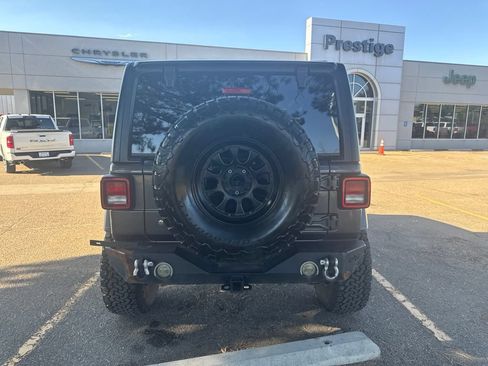 Used 2019 Jeep Wrangler Sport AWD/4WD image 8