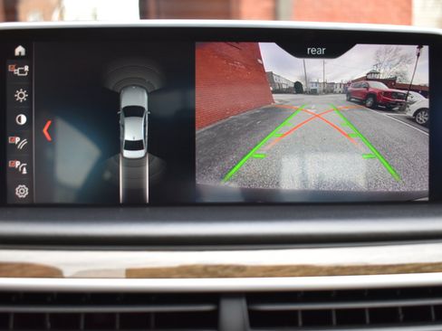 Used 2019 BMW 750i 750i Sedan w/ Executive Package image 29