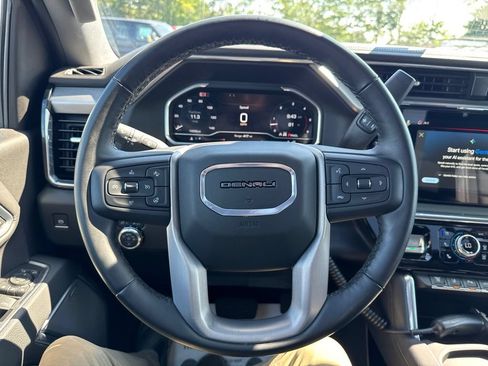 Used 2025 GMC Sierra 3500 Denali w/ Technology Package AWD/4WD image 21