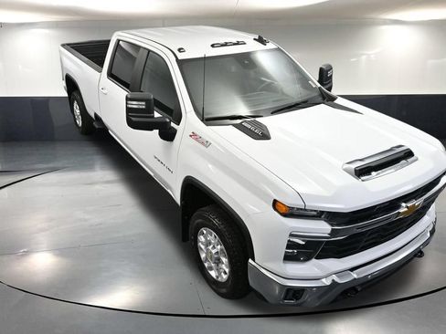Used 2025 Chevrolet Silverado 3500 LT w/ Safety Package AWD/4WD image 59