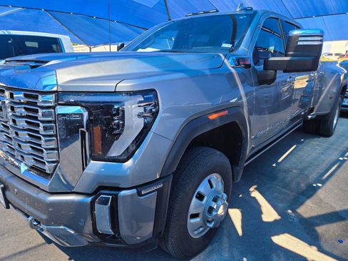 Used 2024 GMC Sierra 3500 Denali w/ Denali Reserve Package AWD/4WD image 1
