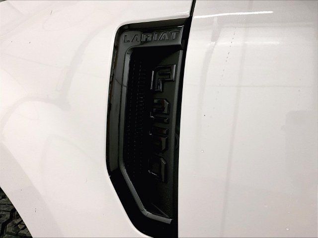 Used 2022 Ford F250 Lariat w/ Black Appearance Package AWD/4WD image 13