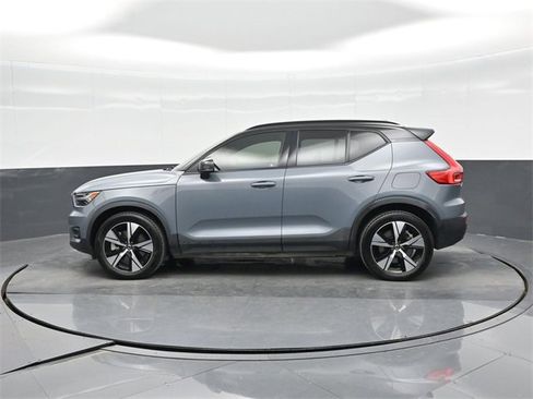Used 2022 Volvo XC40 P8 Recharge Plus image 20