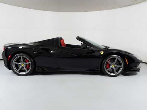 Used 2023 Ferrari F8 Tributo RWD image 29