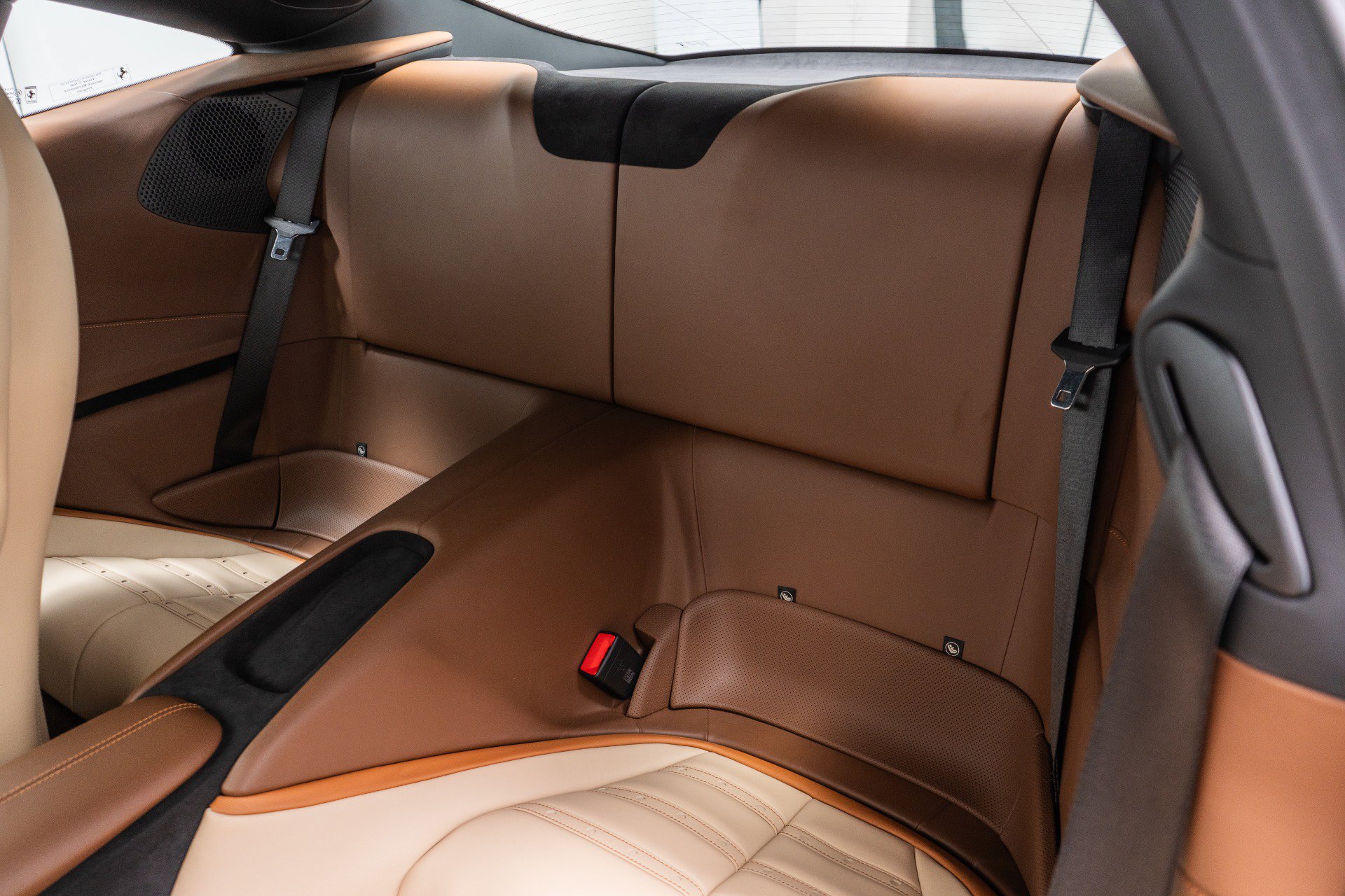 Used 2022 Ferrari Roma RWD image 16