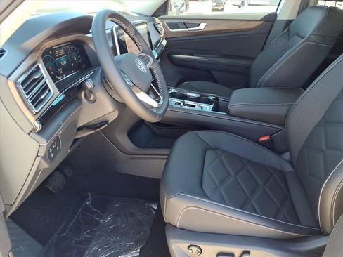 New 2026 Volkswagen Atlas SE FWD image 11