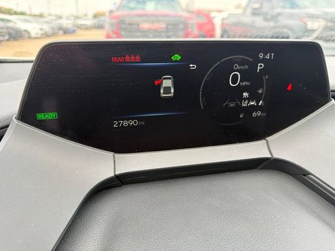 Used 2025 Toyota Prius LE FWD image 14