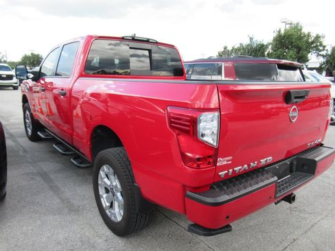 Used 2024 Nissan Titan SV w/ SV Convenience Package AWD/4WD image 5