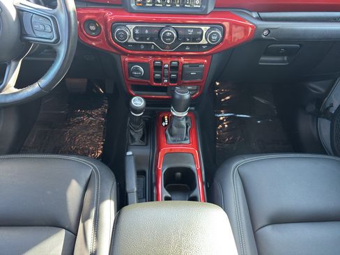 Used 2022 Jeep Gladiator Sport AWD/4WD image 13
