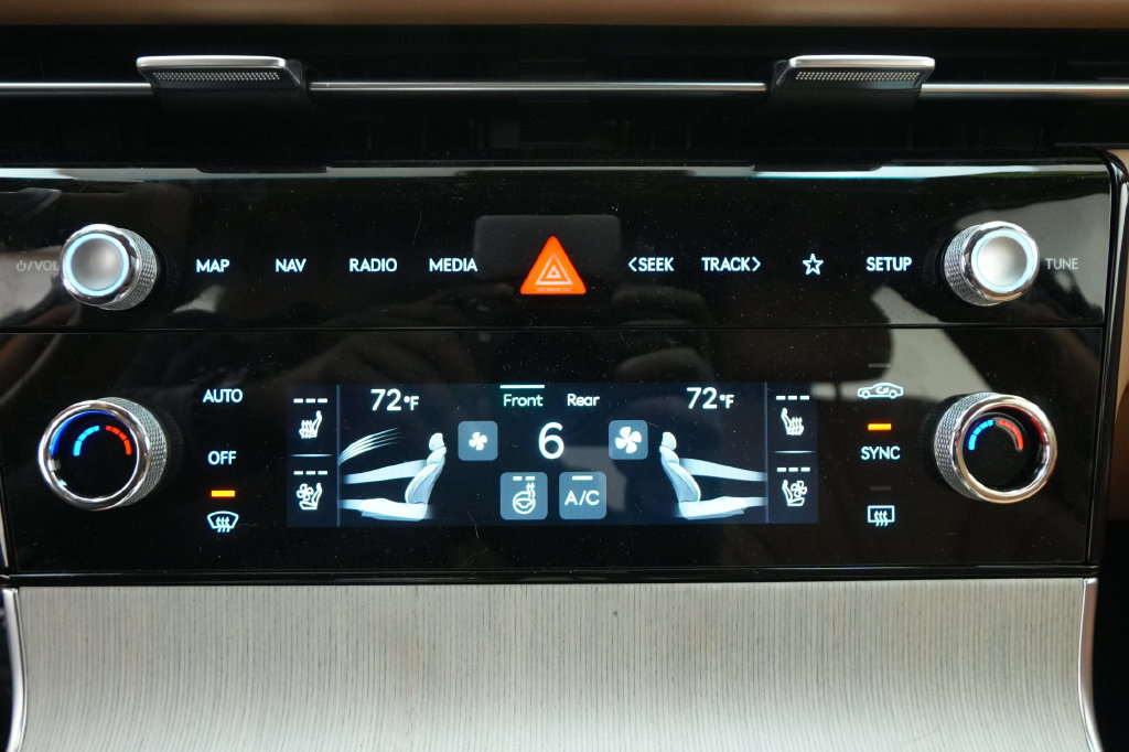Used 2025 Genesis G80 2.5T Advanced AWD/4WD image 37