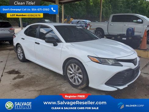 Used 2019 Toyota Camry LE FWD image 5