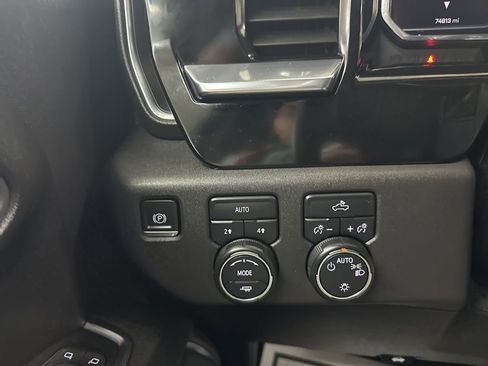 Certified 2023 Chevrolet Silverado 1500 LT image 38