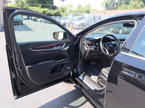 Used 2019 Cadillac XTS Luxury FWD image 18