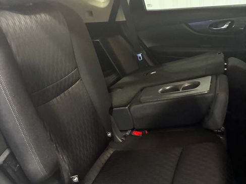 Used 2019 Nissan Rogue SV AWD/4WD image 42