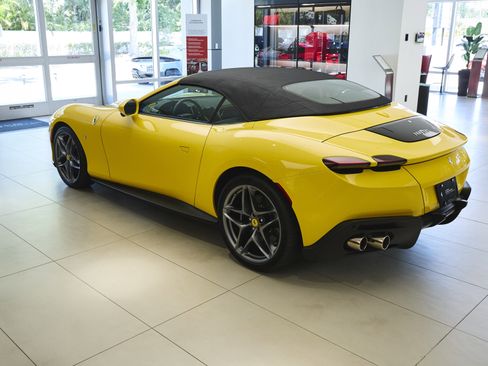 Used 2025 Ferrari Roma Spider RWD image 48