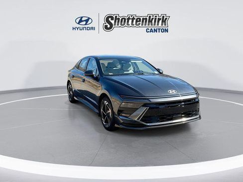 New 2026 Hyundai Sonata SEL image 2