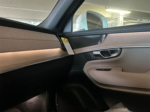 New 2026 Volvo XC90 B6 Plus w/ Protection Package Premier image 19