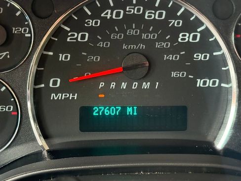 Used 2024 GMC Savana 2500 w/ Driver Convenience Package RWD image 2