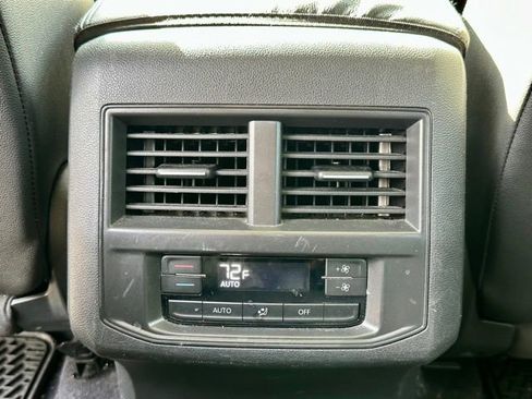 Used 2021 Volkswagen Atlas SE image 18