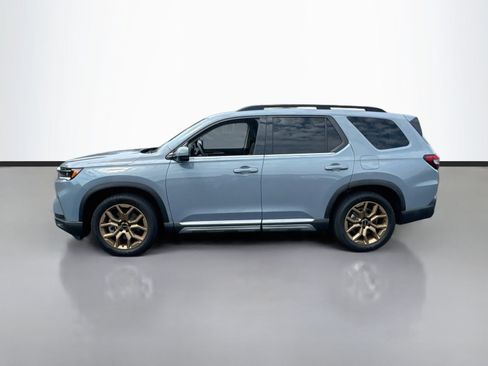 Used 2024 Honda Pilot Touring image 4