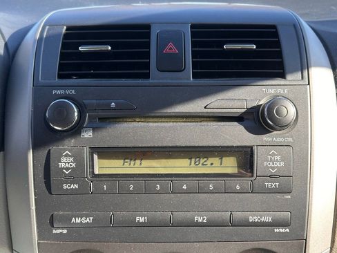 Used 2011 Toyota Corolla LE image 23