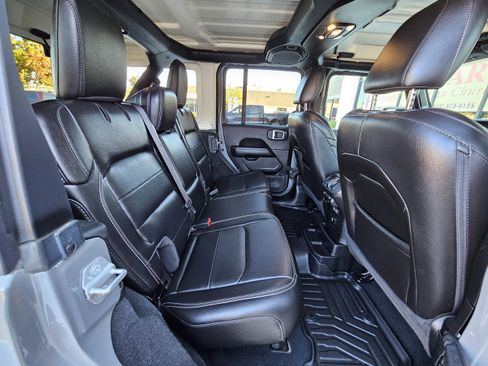 Used 2020 Jeep Wrangler Unlimited Sahara w/ Uconnect 4C Nav & Sound Group image 22