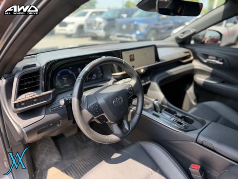 Used 2023 Toyota Crown AWD/4WD image 14