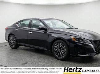 Used 2025 Nissan Altima 2.5 SV video 1