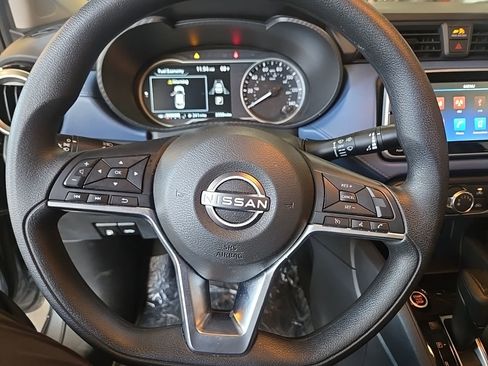 Certified 2025 Nissan Versa SV w/ Trunk Package image 5