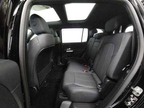 Certified 2026 Mercedes-Benz GLB 250 4MATIC image 22