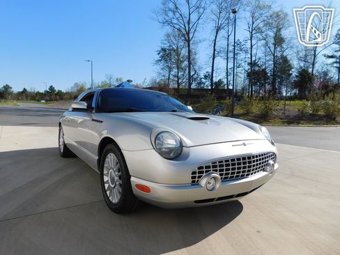 Used 2004 Ford Thunderbird image 37