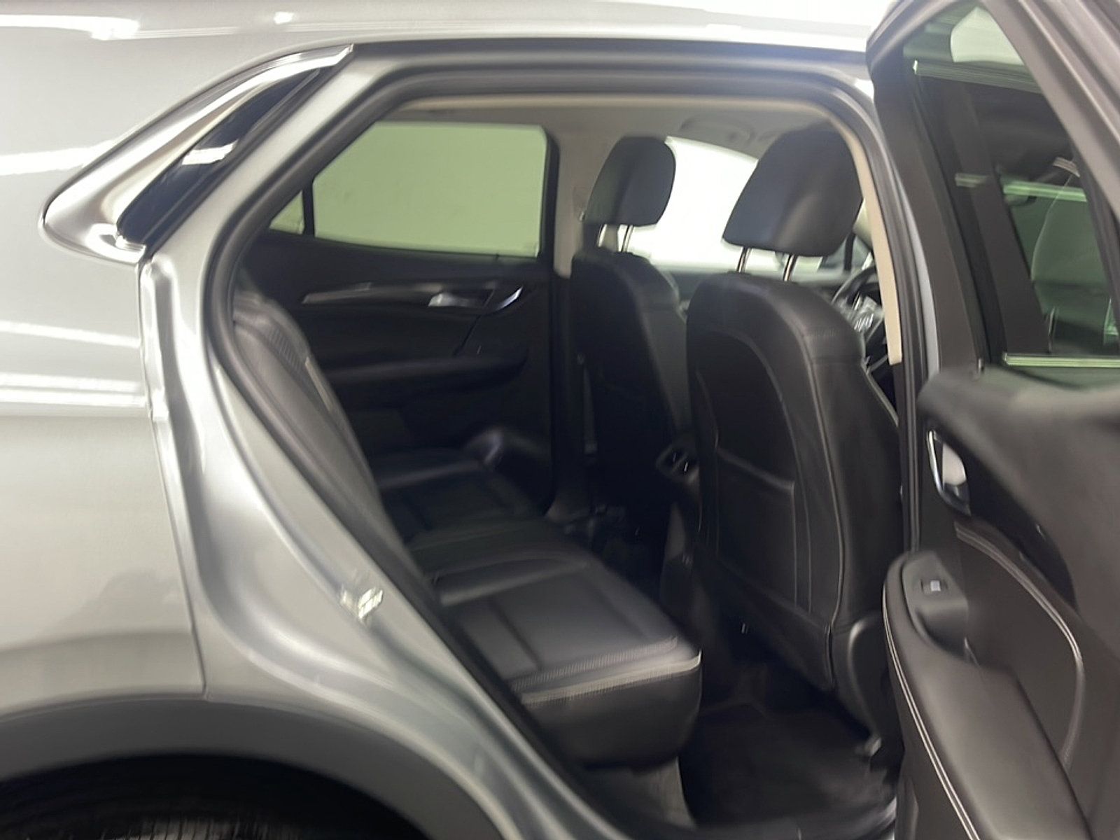 Used 2023 Buick Envision Essence AWD/4WD image 19