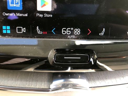 Used 2023 Volvo XC60 T8 Plus image 27