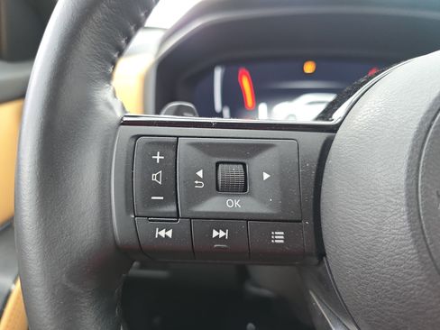 Certified 2023 Nissan Rogue Platinum w/ Platinum Premium Package FWD image 17