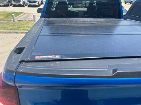 Used 2022 Chevrolet Silverado 1500 LT AWD/4WD image 8