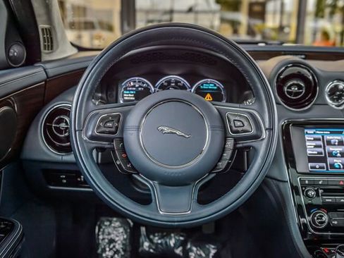 Used 2015 Jaguar XJ L Portfolio image 29